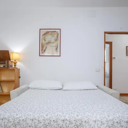 Gozzi House - Comoda Casa - Free Parking - Easy To Venice! Διαμέρισμα Μέστρε