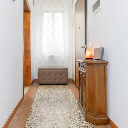 Gozzi House - Comoda Casa - Free Parking - Easy To Venice! Lägenhet Mestre