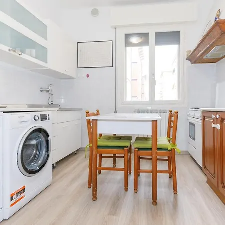 Gozzi House - Comoda Casa - Free Parking - Easy To Venice! Lägenhet Mestre